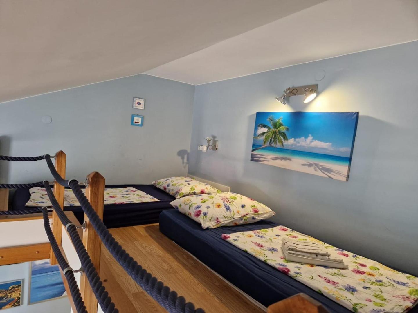 Seaside Apartments Turanj Exterior photo