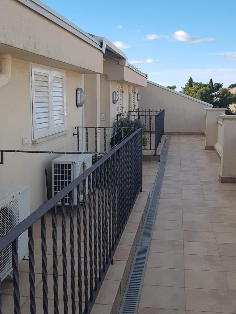Seaside Apartments Turanj Exterior photo